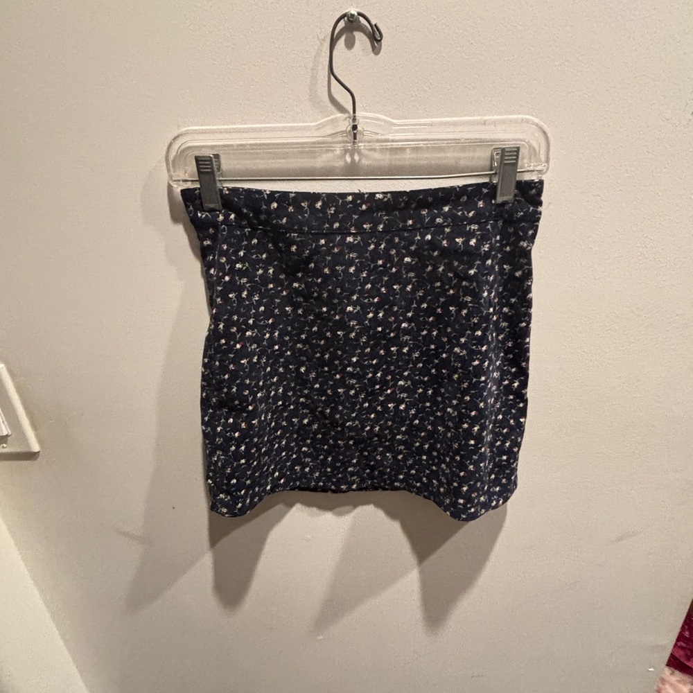 Black Mini Pencil Skirt for Cocktail Nights